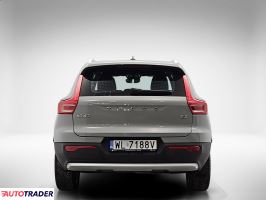 Volvo XC40 2024 2.0 163 KM