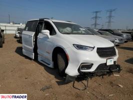 Chrysler Pacifica 2022 3