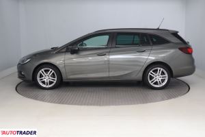 Opel Astra 2018 1.6 108 KM