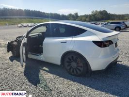 Tesla Model Y 2025