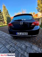 Opel Astra 2015 1.6 110 KM