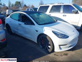 Tesla Model 3 - zobacz ofertę