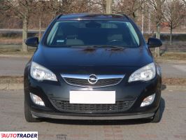 Opel Astra 2011 1.4 138 KM