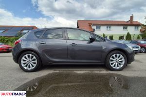 Opel Astra 2012 1.4 140 KM