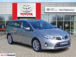 Toyota Auris 2014 1.8 136 KM