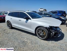 Volvo V60 2025 2