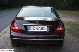 Mercedes C-klasa 2011 2.1 138 KM