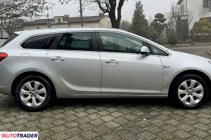 Opel Astra 2015 1.4 120 KM