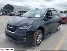 Chrysler Pacifica 2022 3