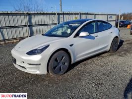 Tesla Model 3 - zobacz ofertę