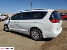 Chrysler Pacifica 2018 3