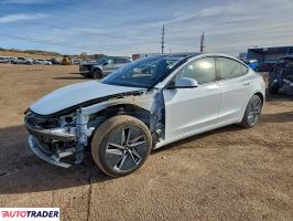 Tesla Model 3 - zobacz ofertę