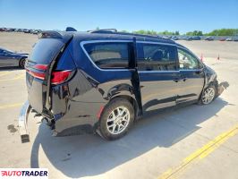 Chrysler Pacifica 2022 3