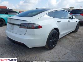 Tesla Model S 2022