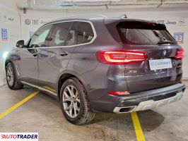 BMW X5 2019 3.0 265 KM