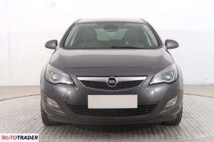 Opel Astra 2011 1.4 138 KM