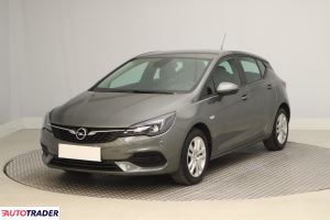 Opel Astra 2020 1.2 143 KM