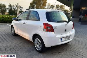 Toyota Yaris 2011 1.4 90 KM