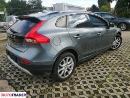 Volvo V40 2019 1.5 152 KM