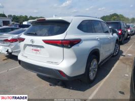 Toyota Highlander 2022 3