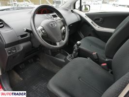 Toyota Yaris 2010 1.3 99 KM