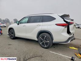 Toyota Highlander 2021 3