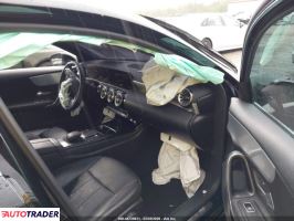 Mercedes 220 2022 2