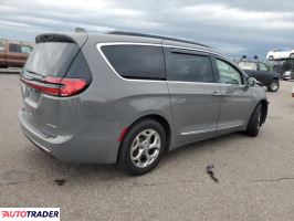 Chrysler Pacifica 2022 3