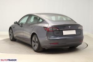 Tesla Model 3 2021 434 KM
