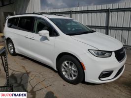 Chrysler Pacifica 2022 3