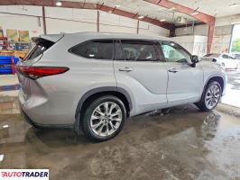 Toyota Highlander 2020 3