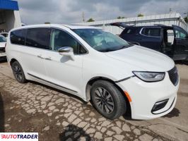 Chrysler Pacifica 2022 3