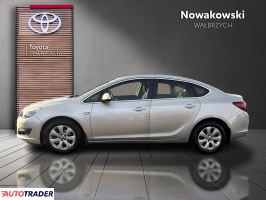 Opel Astra 2018 1.4 140 KM