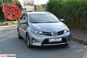 Toyota Auris 2013 2.0 124 KM