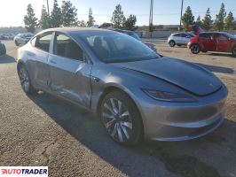 Tesla Model 3 2025