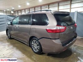 Toyota Sienna 2019 3