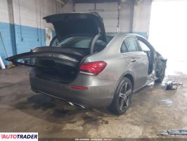Mercedes 220 2022 2