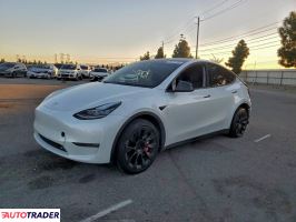 Tesla Model Y - zobacz ofertę