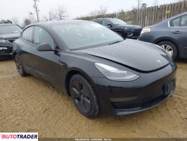 Tesla Model 3 - zobacz ofertę