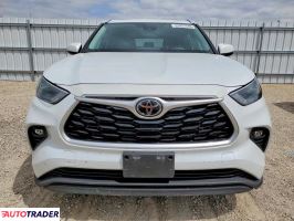 Toyota Highlander 2022 3