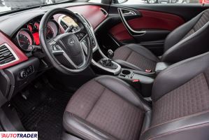 Opel Astra 2012 2.0 165 KM