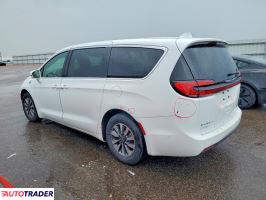 Chrysler Pacifica 2022 3