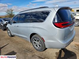 Chrysler Pacifica 2022 3