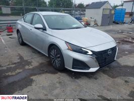 Nissan Altima - zobacz ofertę