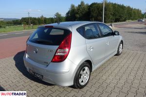 Hyundai i30 2011 1.6 90 KM