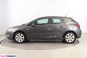 Opel Astra 2010 2.0 158 KM