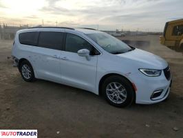 Chrysler Pacifica 2022 3