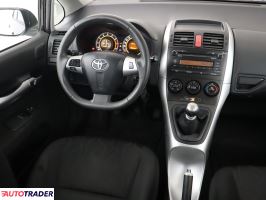 Toyota Auris 2010 1.3 97 KM