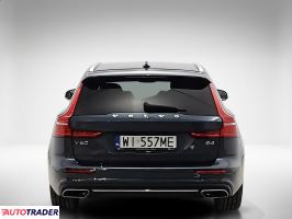 Volvo V60 2022 2.0 197 KM