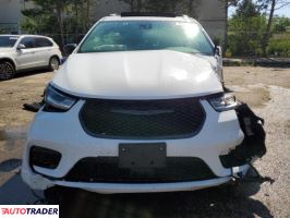 Chrysler Pacifica 2025 3